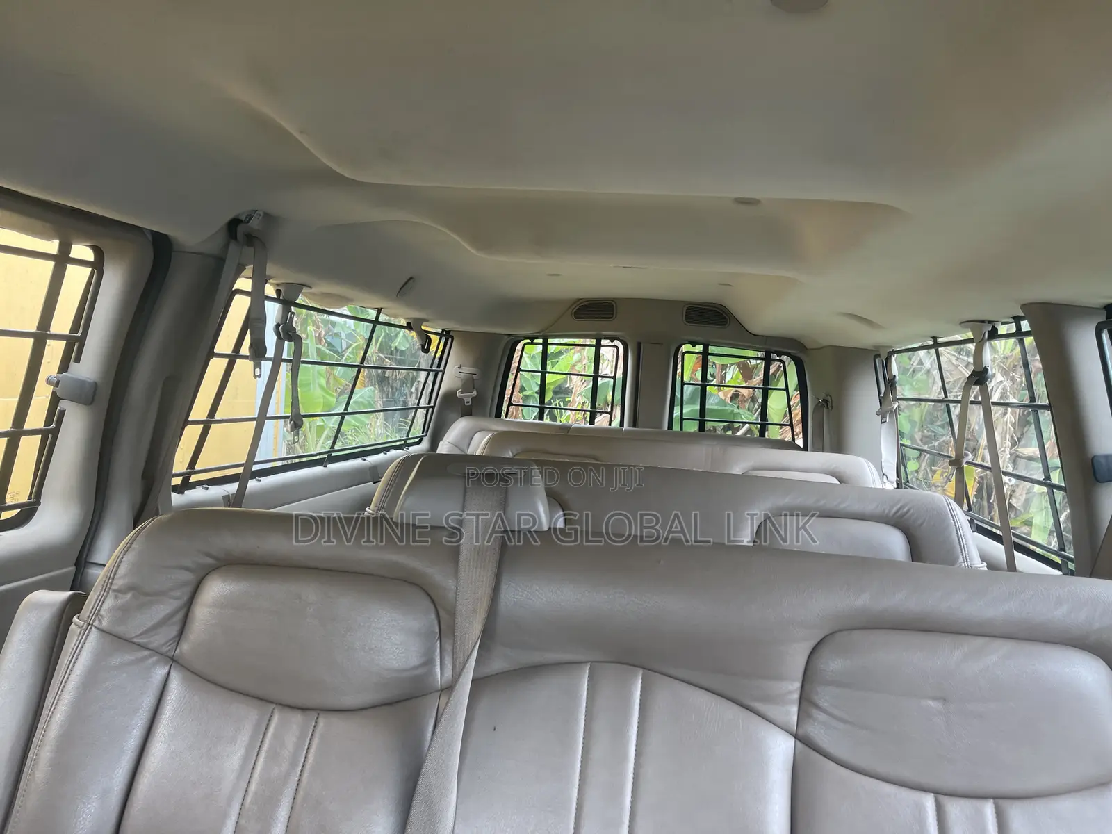 Chevrolet Shcool Bus 2008 White