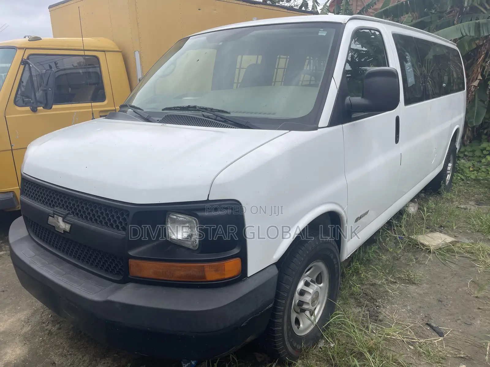 Chevrolet Shcool Bus 2008 White