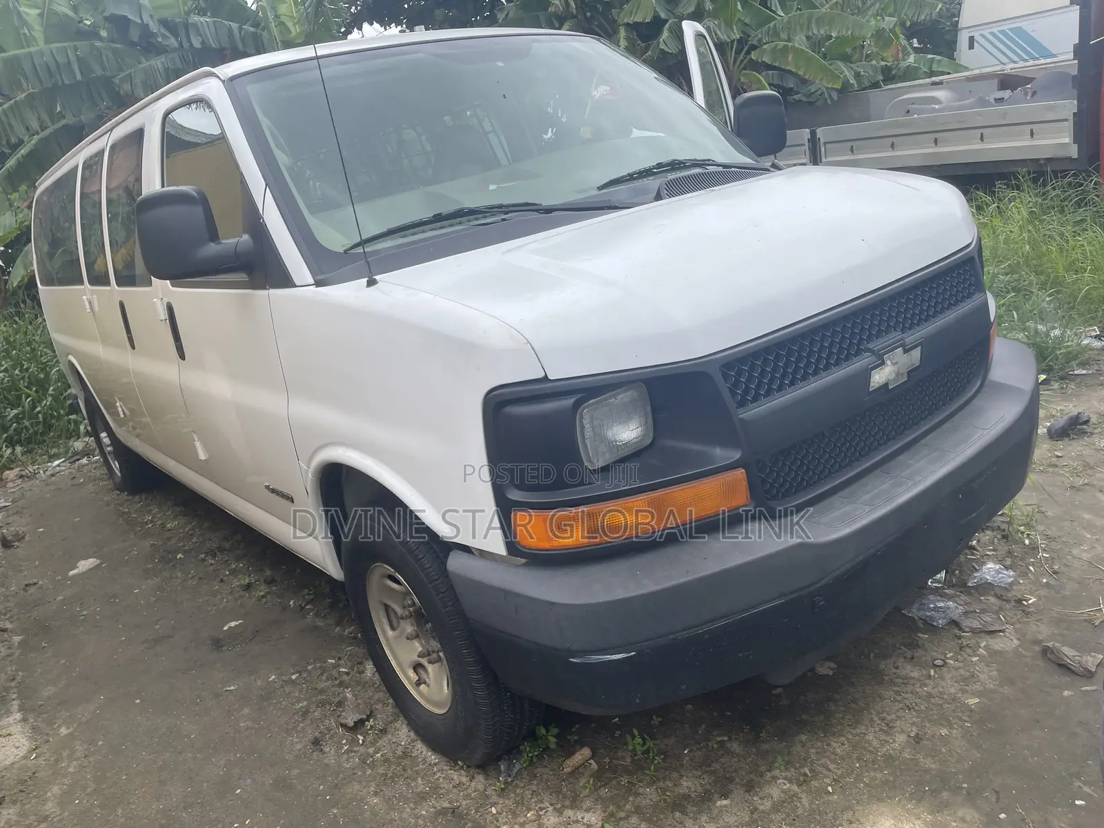 Chevrolet Shcool Bus 2007 White