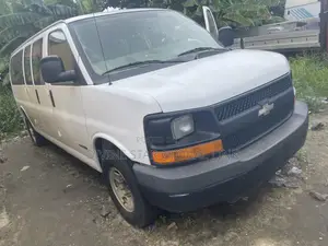 Chevrolet Shcool Bus 2007 White