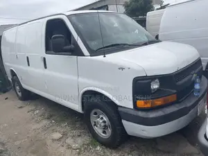 Chevrolet Shcool Bus 2007 White