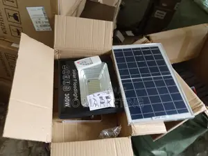 Durable 300W Floodlight Solar Panel With Remote Control