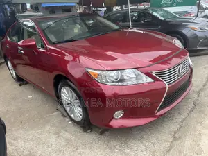 Lexus ES 2015 Red