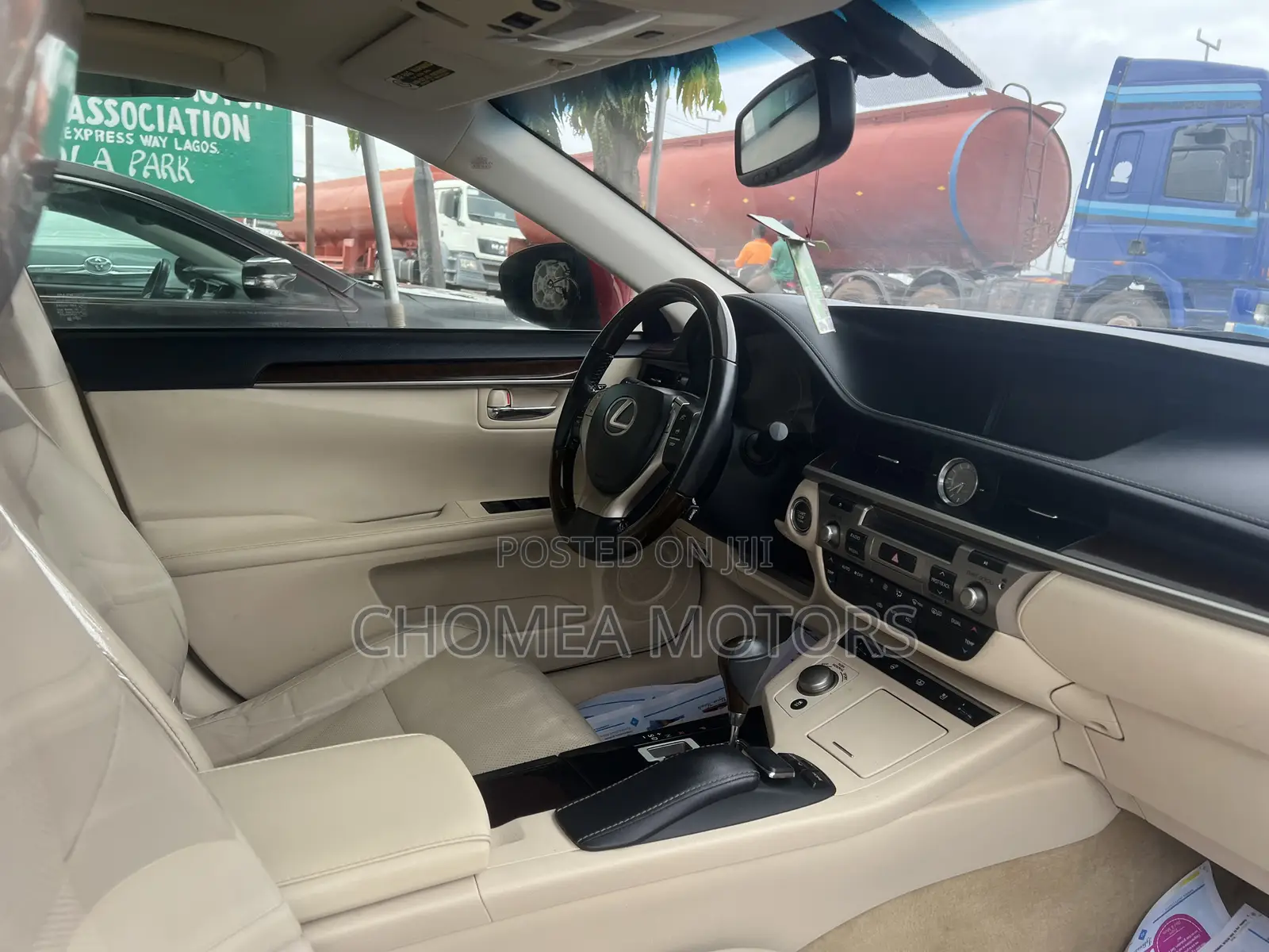 Lexus ES 2015 Red