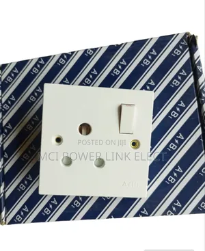 15 Amps 1gang Switched Socket