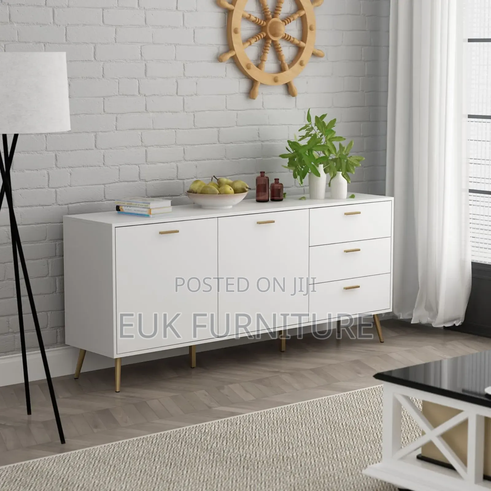 Side Board