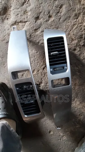 The Two Side Ac Vent for Toyota Prado 2005