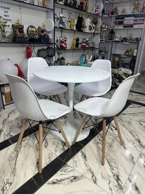 Restaurants / Dining Table With 4 Chairs.