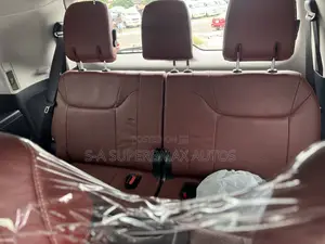 Lexus LX 570 (5 seats) AWD 2017 Gold