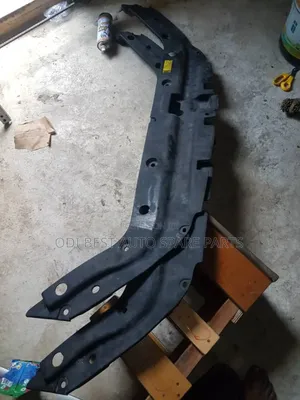 Toyota Rav4 08 Radiator Plastic