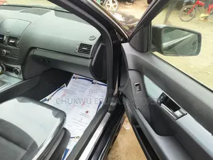Mercedes-Benz C300 2010 Black