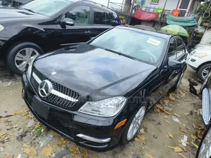 Mercedes-Benz C300 2011 Black