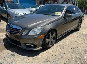 Mercedes-Benz E350 Base 4dr Sedan RWD (3.5L 6cyl 7A) 2010 Gray