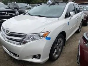 Toyota Venza V6 AWD 2010 White