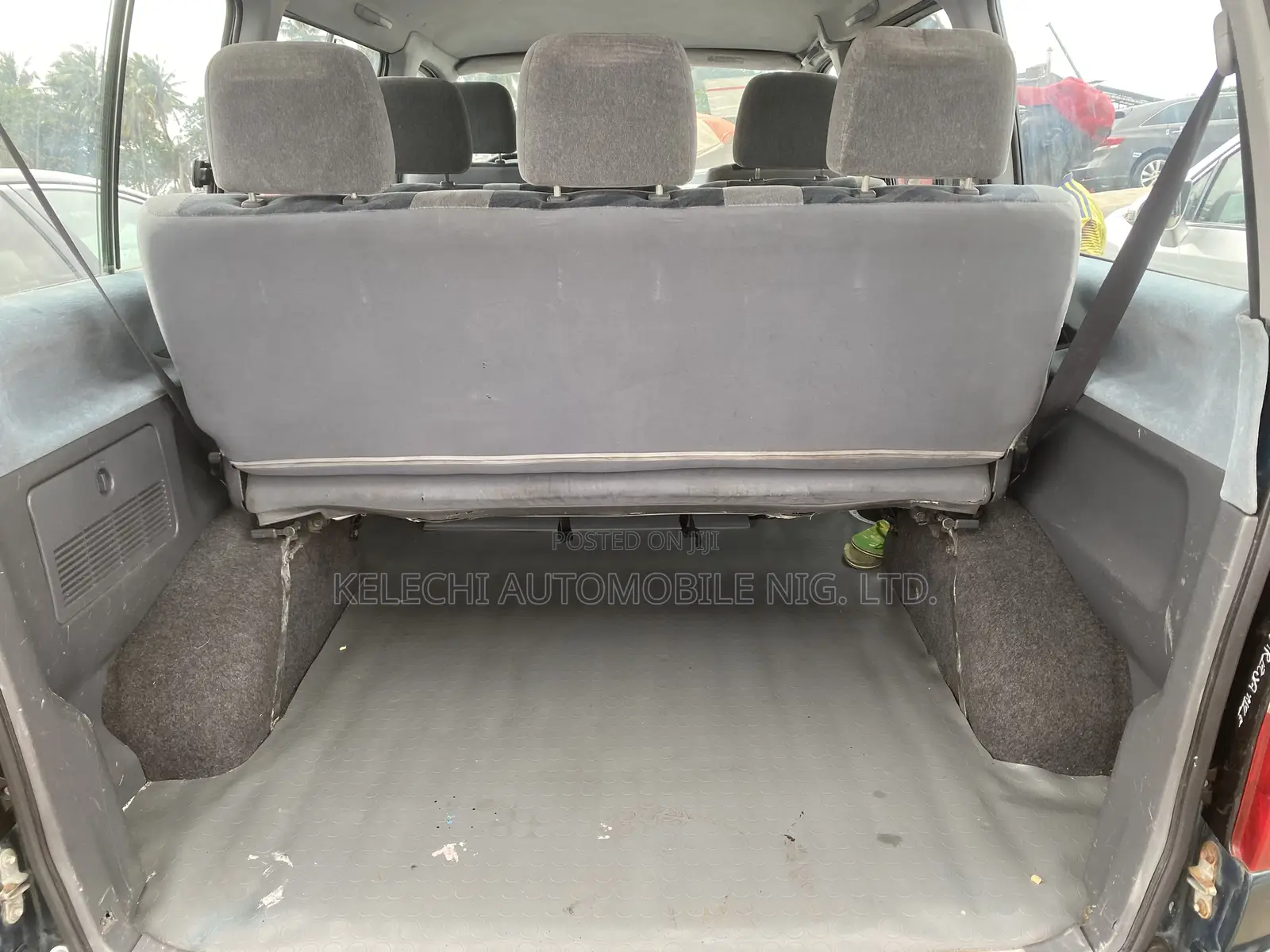 Toyota HiAce 2000 Green
