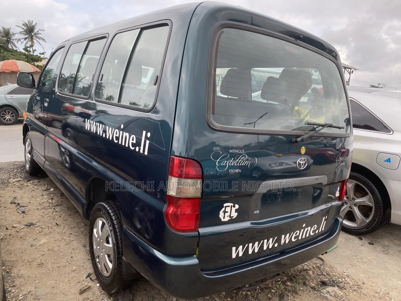 Toyota HiAce 2000 Green