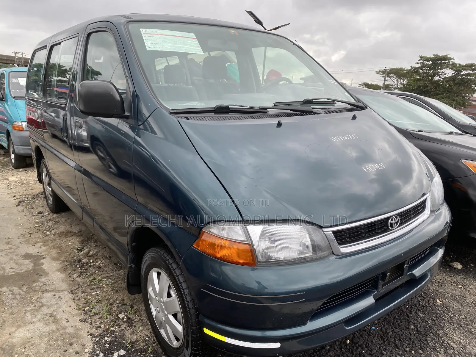 Toyota HiAce 2000 Green