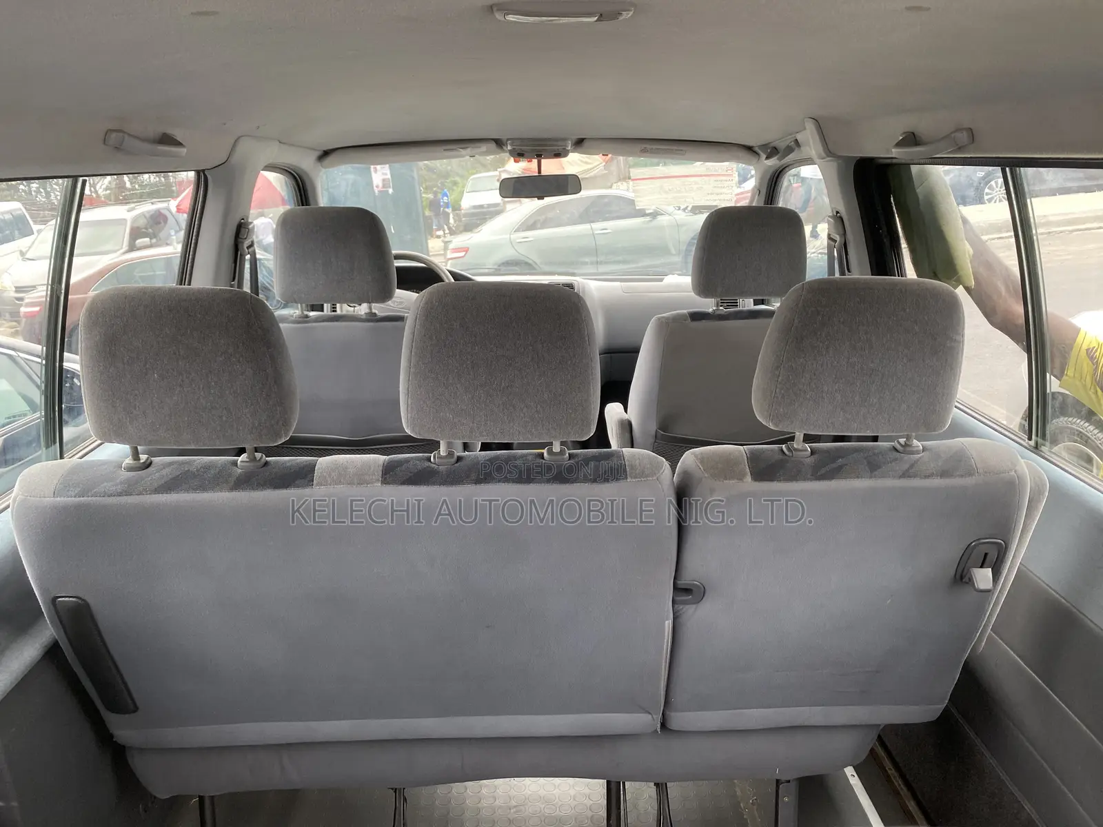 Toyota HiAce 2000 Green