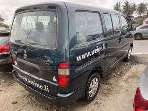 Toyota HiAce 2000 Green