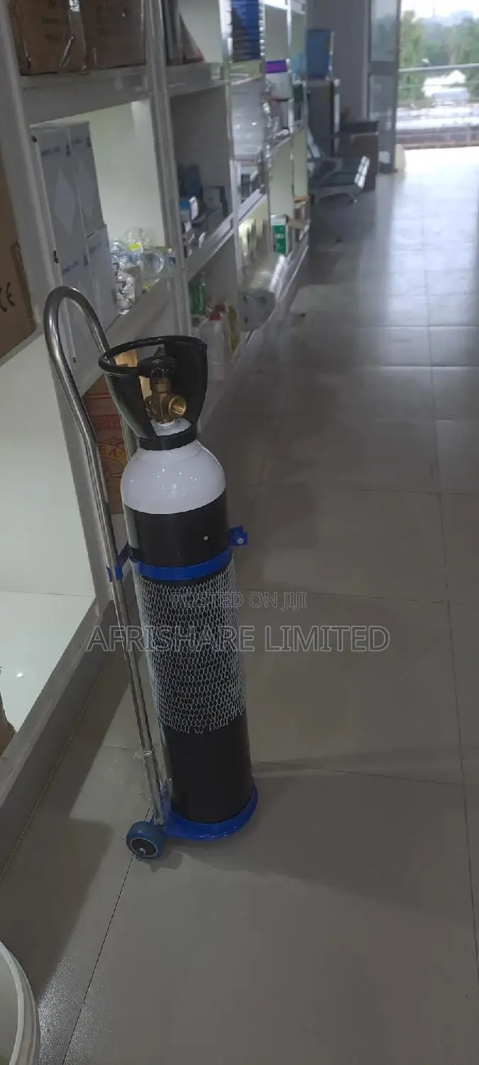 Oxygen Cylinder With Trolley