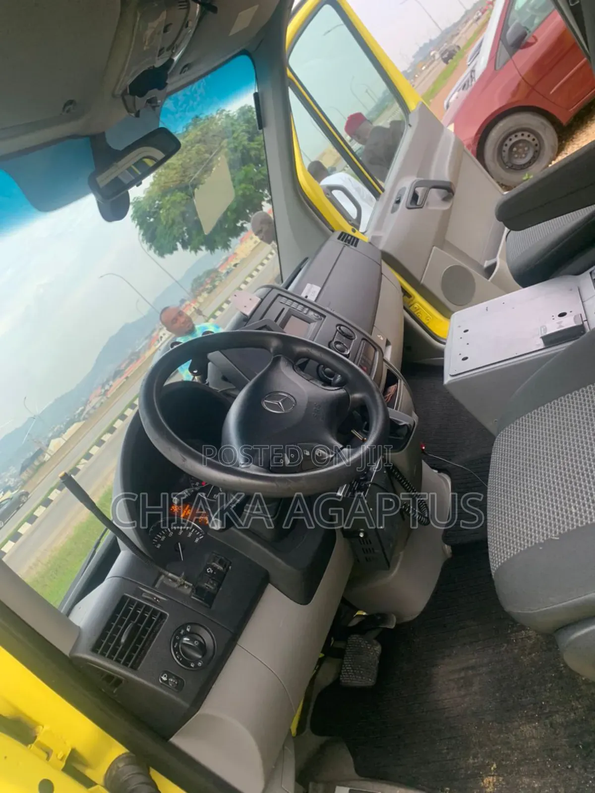 Mercedes-Benz Sprinter 2013 Yellow