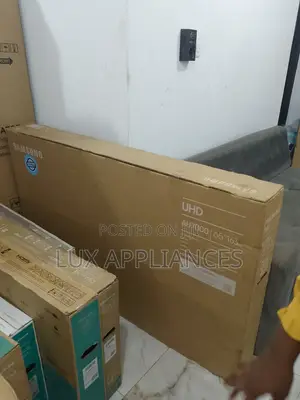 Brand New Samsung 65 Inches TV UA65AU7000