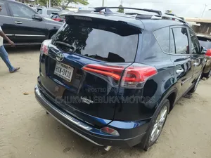 Toyota RAV4 2018 Blue