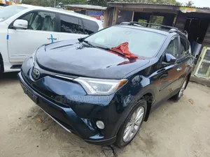 Toyota RAV4 2018 Blue