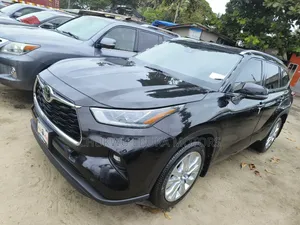 Toyota Highlander Limited 2022 Black