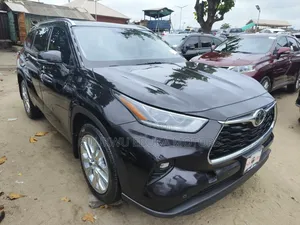 Toyota Highlander Limited 2022 Black