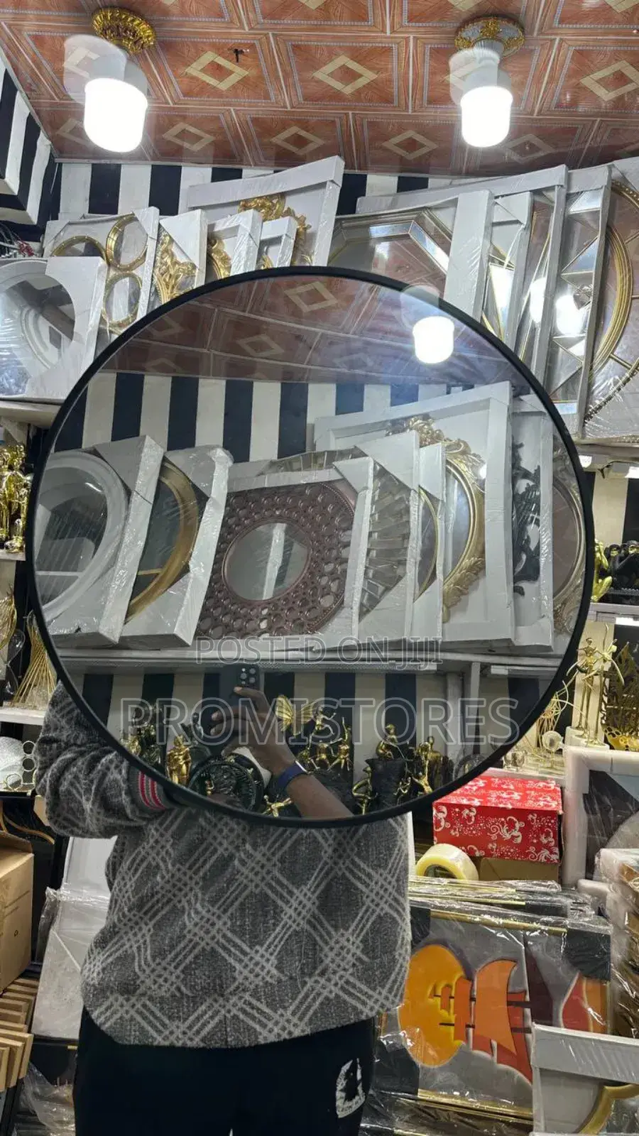 Wall Round Gold Frame Mirror 60cmx60cm.