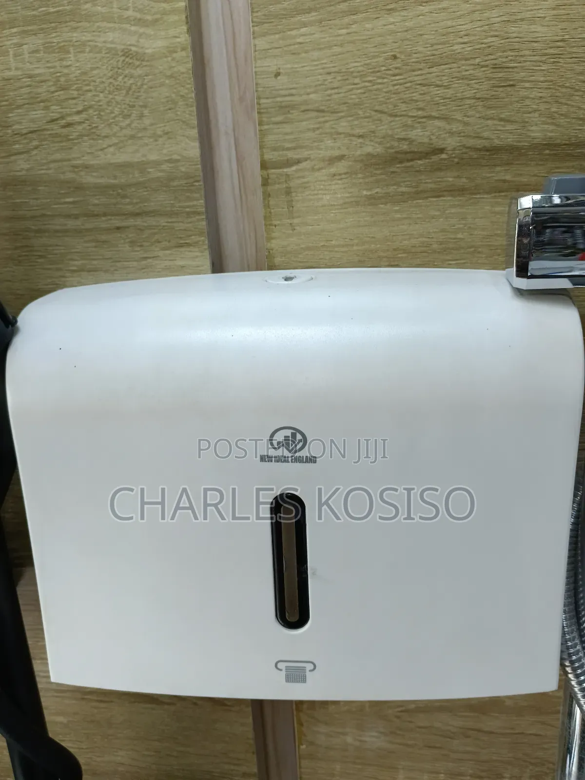 Tissue Dispenser
