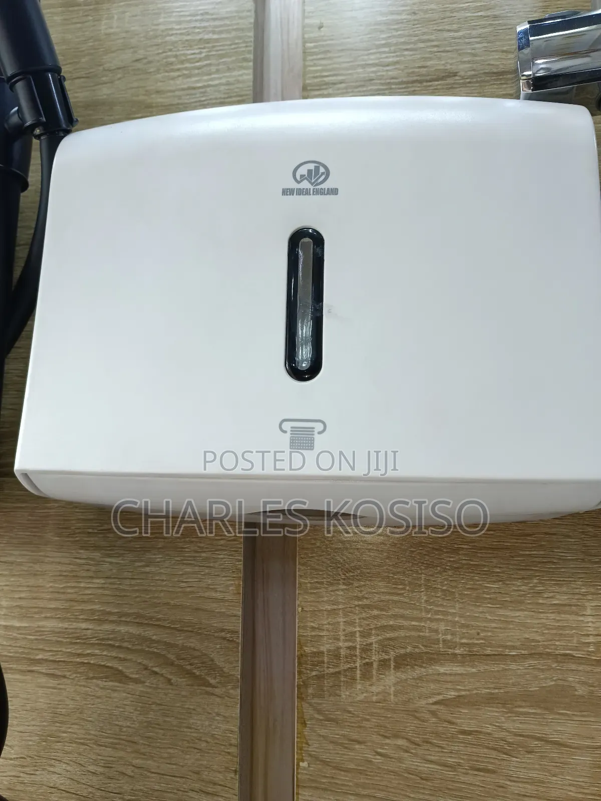 Tissue Dispenser