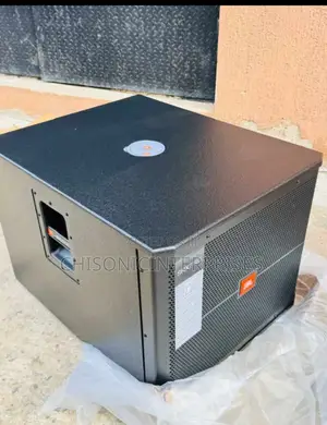 JBL Srx718s