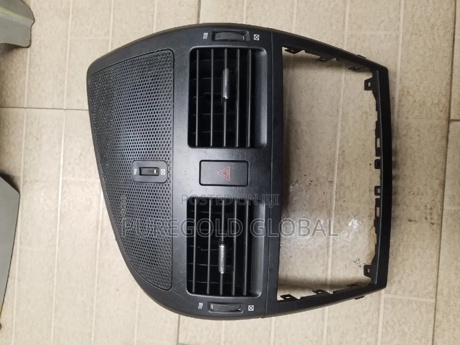 Avensis Dashboard Ac Vent