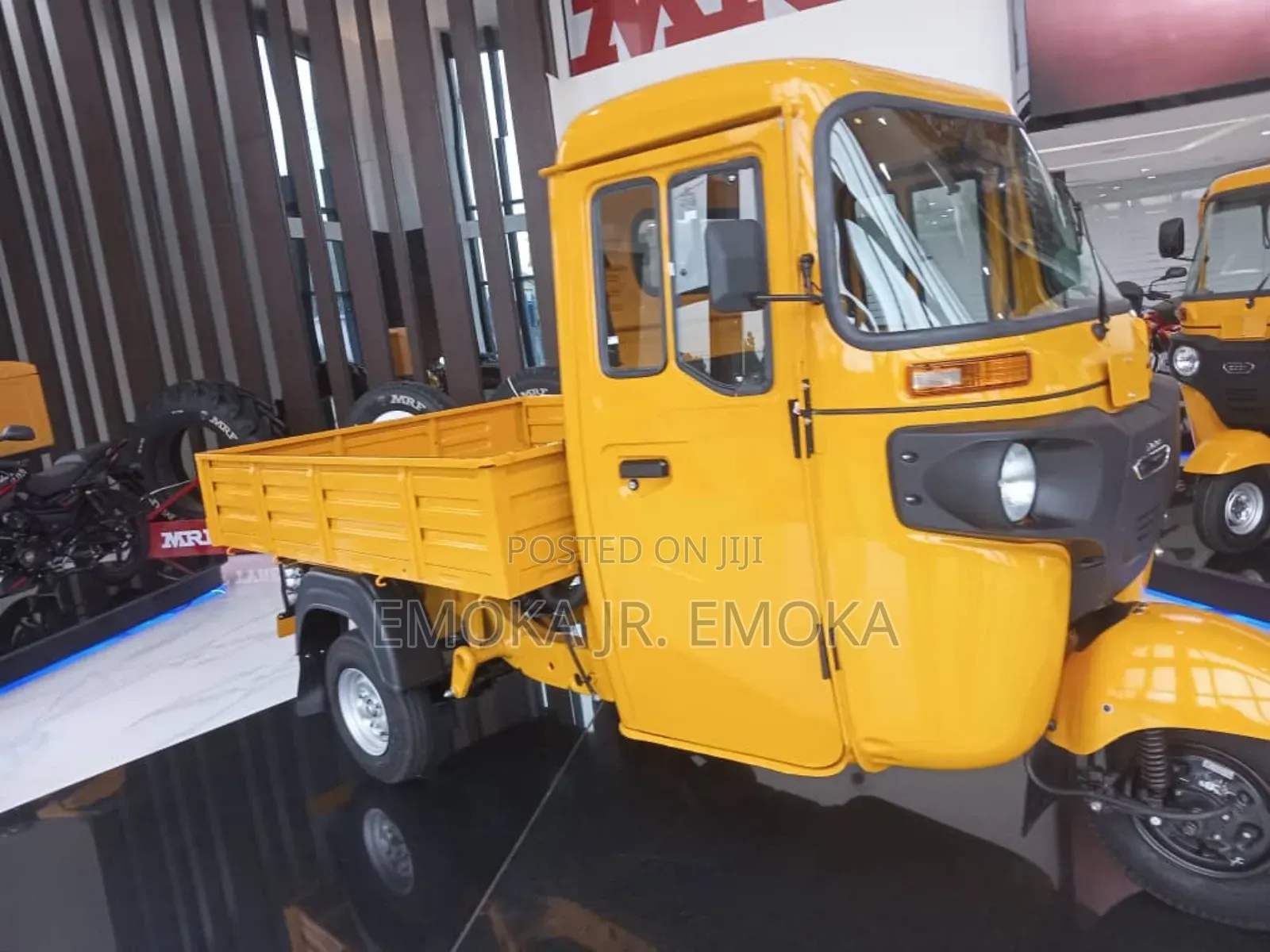 New Bus 2023 Yellow