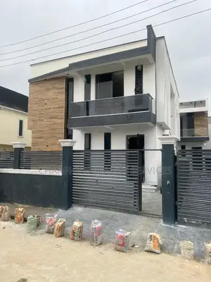 5bdrm Duplex in Ikota for sale