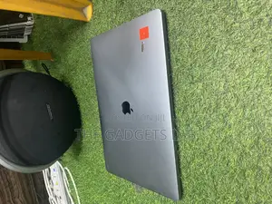 Laptop Apple MacBook Pro 2019 16GB Intel Core I9 SSD 1T