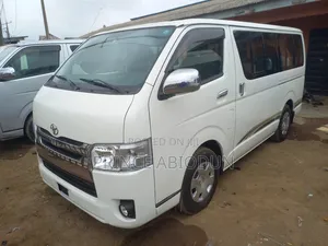 Toyota HiAce 2015 White