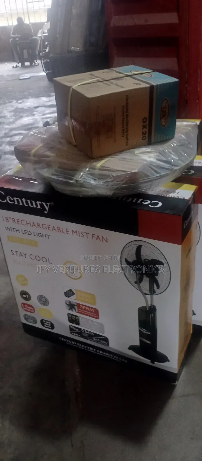 18" Century Rechargeable Mist Fan With 5 Blades