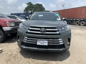 Toyota Highlander Limited 4x4 V6 (3.5L 6cyl 8A) 2017 Green