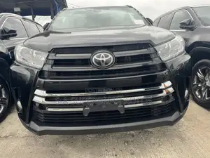 Toyota Highlander XLE 4x4 V6 (3.5L 6cyl 8A) 2018 Black