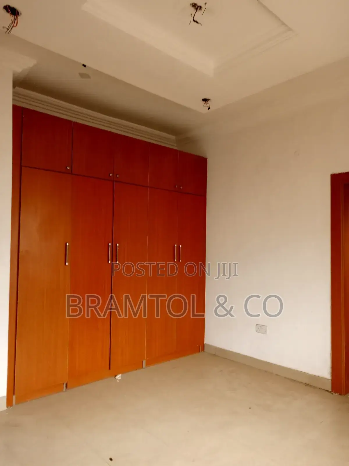 3bedroom Flat Strictly for Office Use