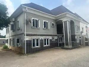 5bdrm Duplex in Wuse for sale