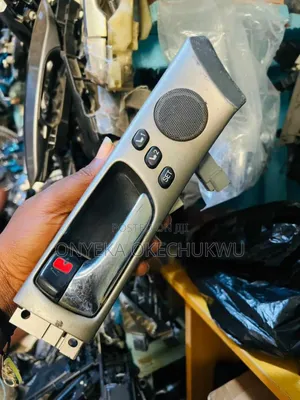 Front Left Inner Door Opener Es330