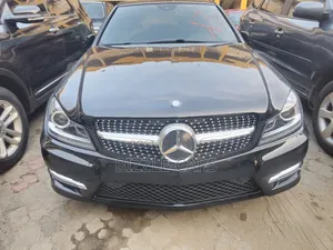 Photo - Mercedes-Benz C300 2013 Black