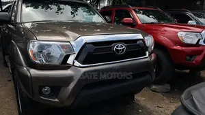 Toyota Tacoma 4dr Access Cab 4WD 6.1 ft. SB (2.7L 4cyl 5M) 2015 Gray