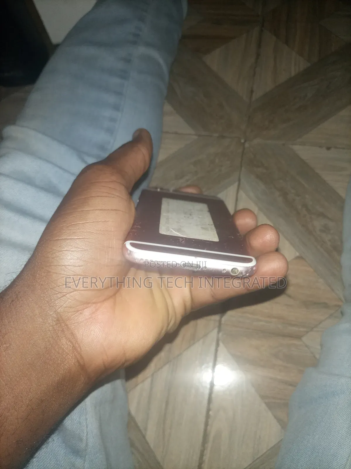 Apple iPhone 6s 16 GB Gold