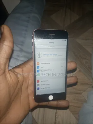 Apple iPhone 6s 16 GB Gold