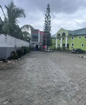Furnished 20bdrm Apartment in Port-Harcourt for sale